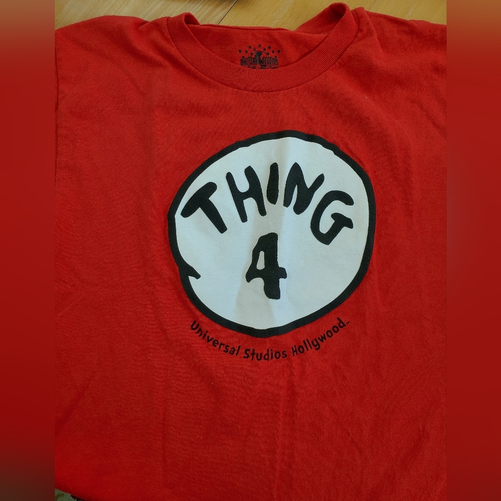 Universal Studios Thing 4 Kids M tshirt